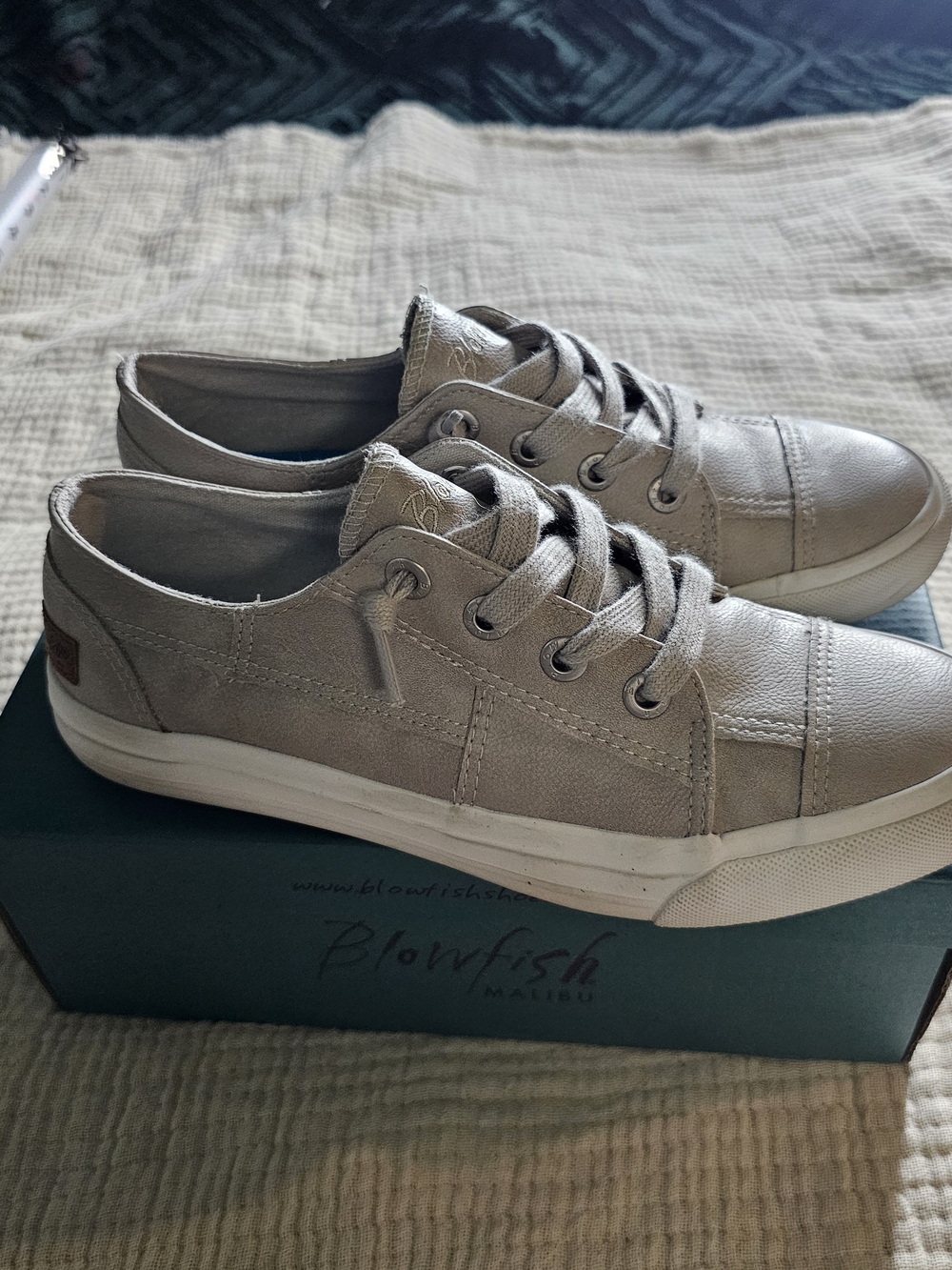 Blowfish Malibu Women's Low-Top Lace-Up Sneakers in Light Gray